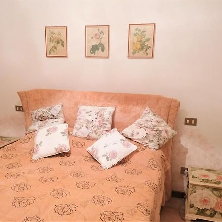 Casa Gisela Apartman Desenzano del Garda Kültér fotó